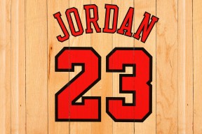 中国女篮积极备战国际热身赛 教练关注细节调整，中国女篮现教练