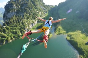 世界田径锦标赛中国再添两金，世界田径锦标赛在哪里举行啊