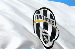 利雅得新月夺沙特联赛冠军，利雅得新月阵容豪华